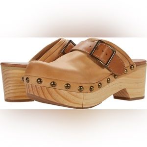 🌸Free People Culver City Clog 🌸